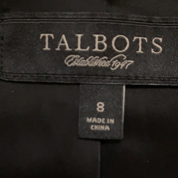 Houndstooth coat. So many ways to wear this coat collar wise. Zipper/ pockets - Picture 5 of 7